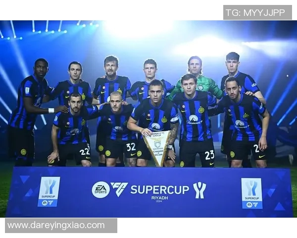 法国足球明星风采展现球场内外的魅力与荣耀