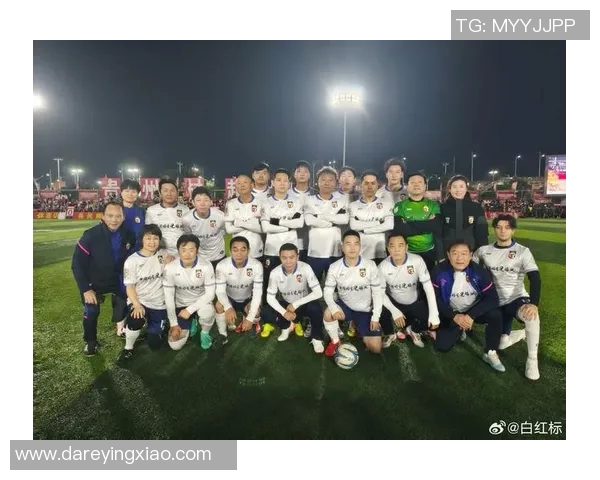 看球队阵容识别足球明星背后的故事与荣耀