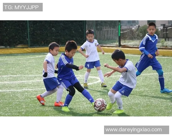 小孩足球明星展现舞蹈才华的精彩瞬间与动人图片合集