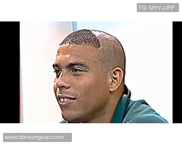 年轻足球明星的发型潮流解析与风格演变探讨 年轻足球明星的发型潮流解析与风格演变探讨