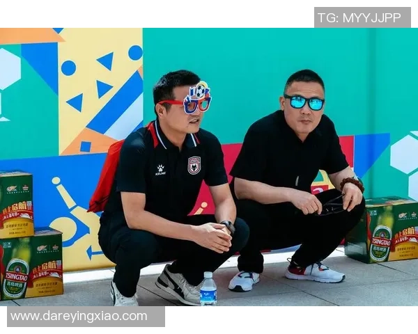 时尚与运动完美结合足球主题包包让你随时展现球迷风采